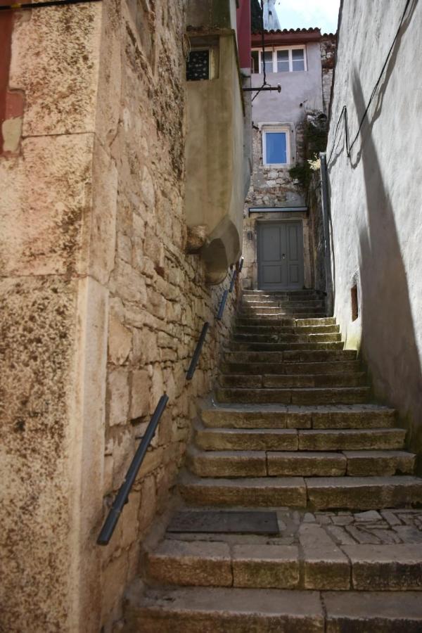 דירות רוביני Modern Stairs מראה חיצוני תמונה
